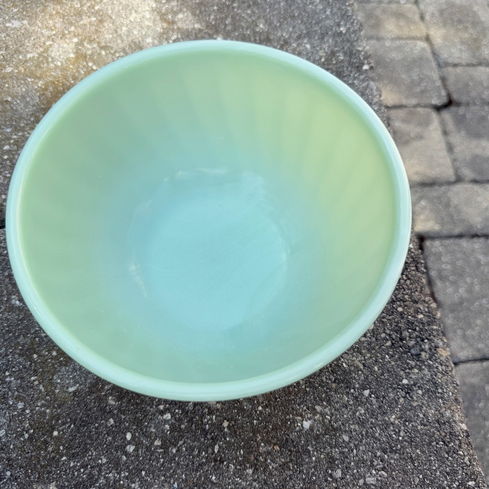 Fire-King Mixing Bowl Unisex 7 inch Jadeite Green Excellent Vintage Swirl Glass - Picture 2 of 6